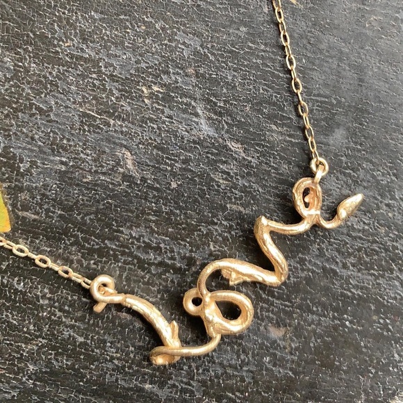 🌹Vintage Solid 14k stamped Rose Bud LOVE Necklace🌹Substantial size lettering🌹 - Picture 2 of 10